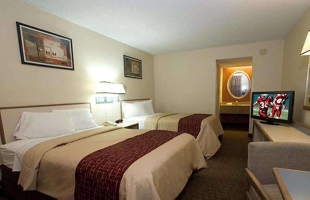 Red Roof Inn Danville, Pa Buitenkant foto